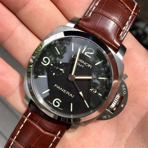 Panerai Luminor 1950 3 Days GMT : PAM 320 .